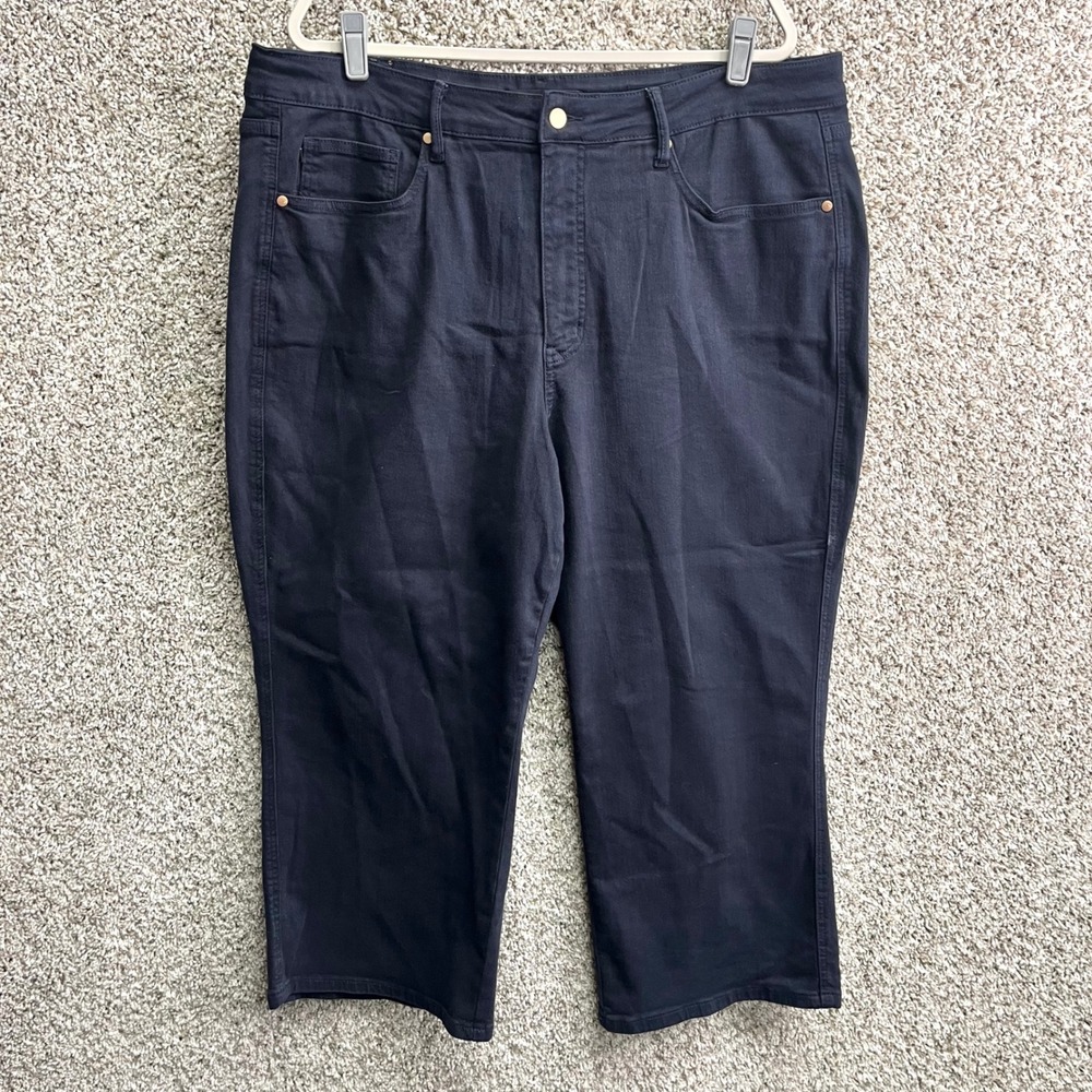 Judy Blue Pants Women's 22W Dark Blue‎ Garment Dyed Straight Leg Cropped Capris
